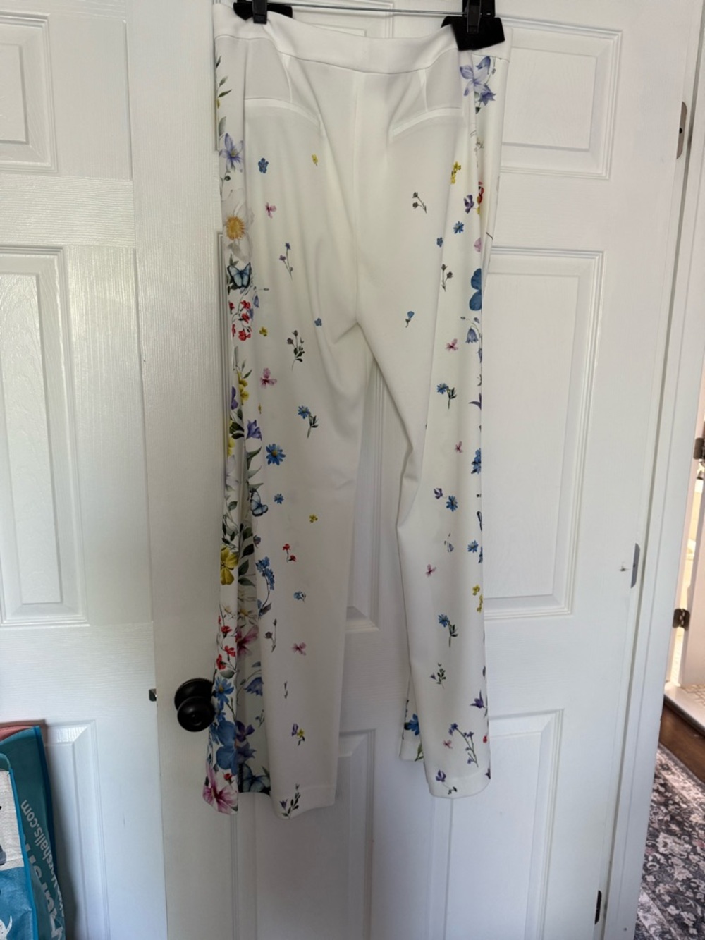 Alice + Olivia White Wide-Leg Pants with Floral Side Panels - Picture 2 of 5